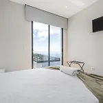 Daire Orinoco Sunset House I - Private Jacuzzi Calheta (Madeira)