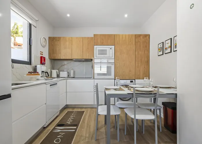 Orinoco Sunset House I - Private Jacuzzi * Calheta (Madeira)