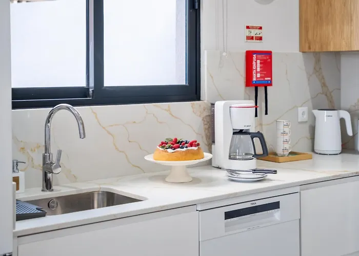 Orinoco Sunset House I - Private Jacuzzi Calheta (Madeira)